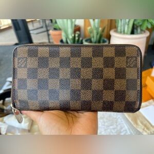 Louis Vuitton Long Zippy Wallet (shared)💝💝